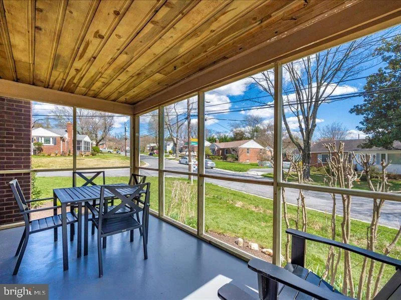 Photo of 10700 JAMAICA DRIVE