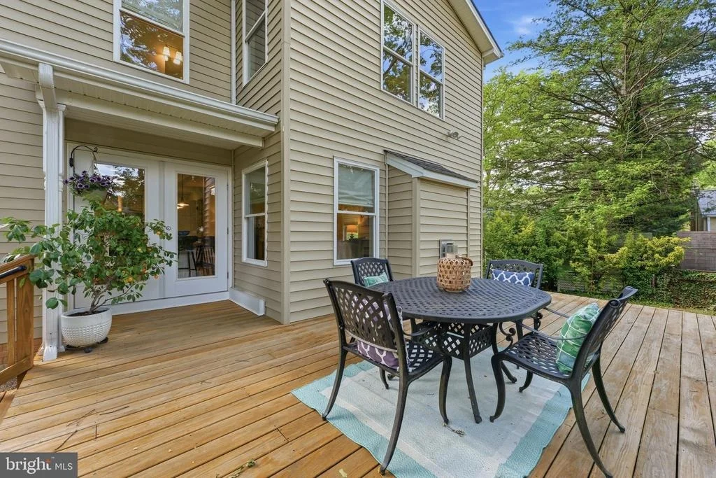 Photo of 1102 MEURILEE LANE