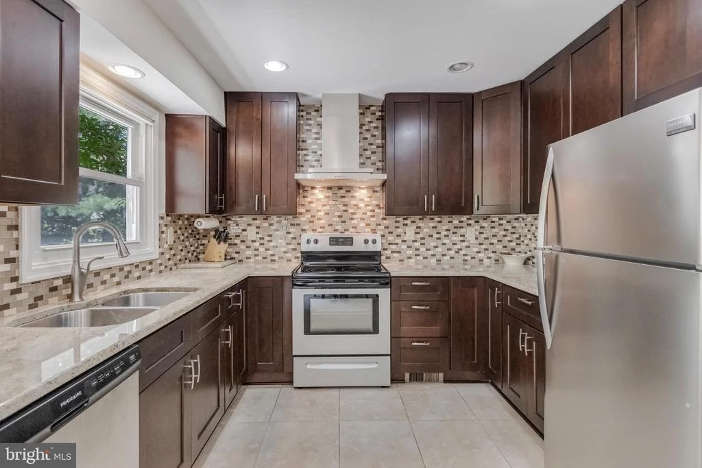 Photo of 13824 RIPPLING BROOK DRIVE