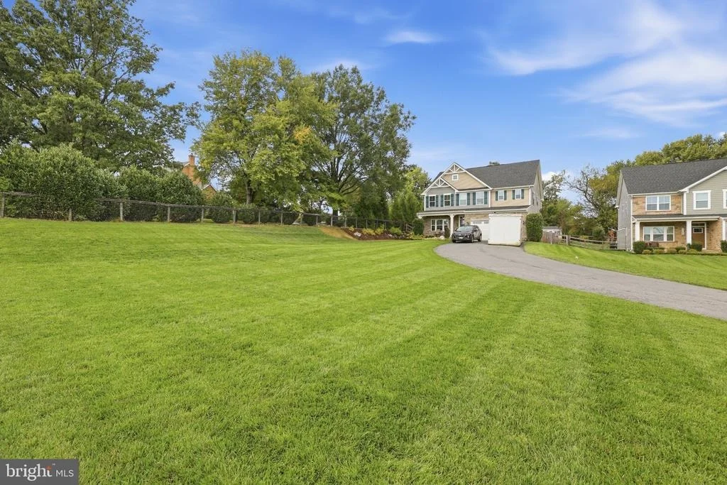 Photo of 1124 FUTURITY STREET