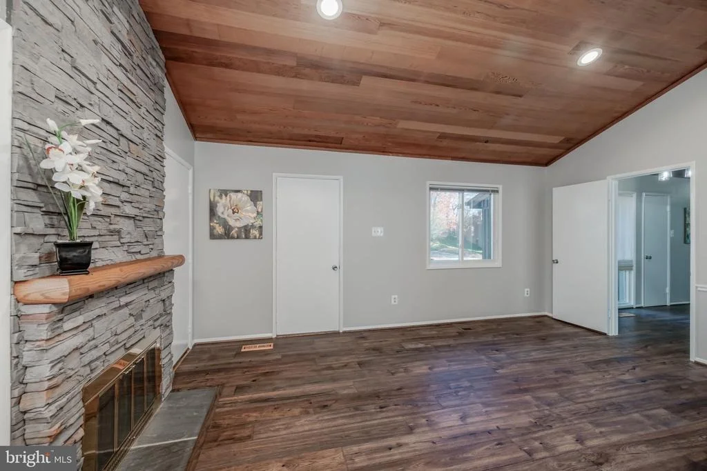 Photo of 8815 BURBANK ROAD
