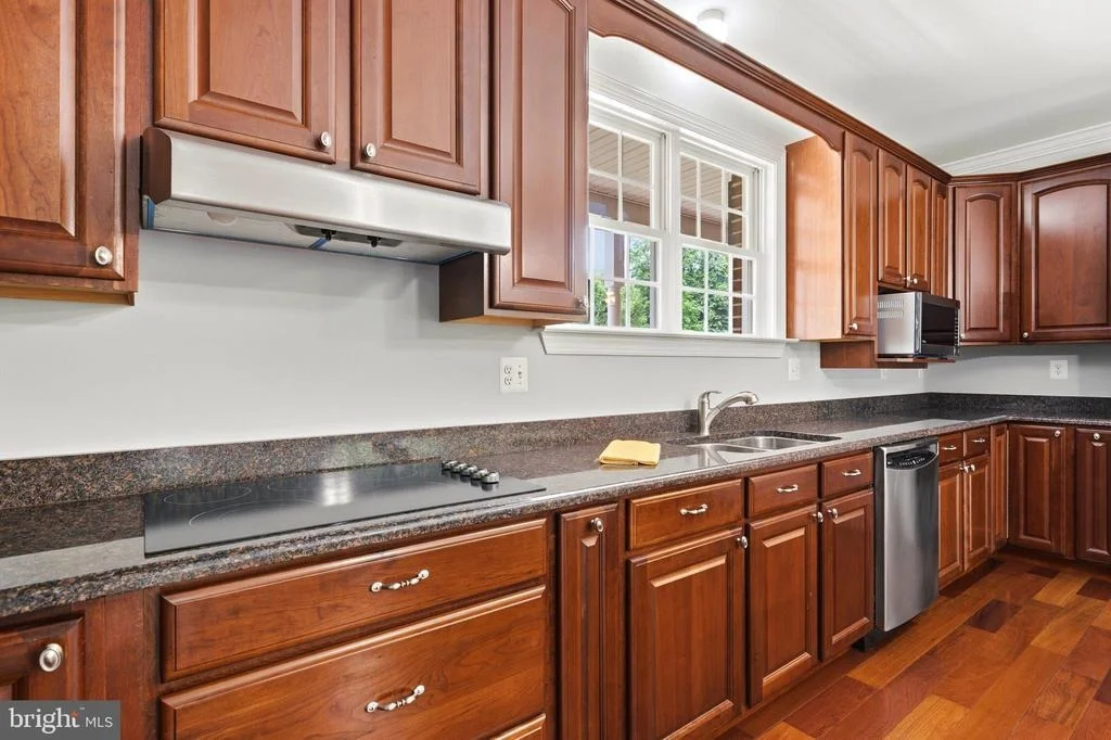 Photo of 4570 HAWTHORNE ROAD