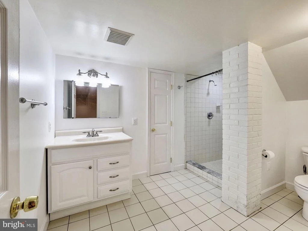 Photo of 407 WILLINGTON DRIVE