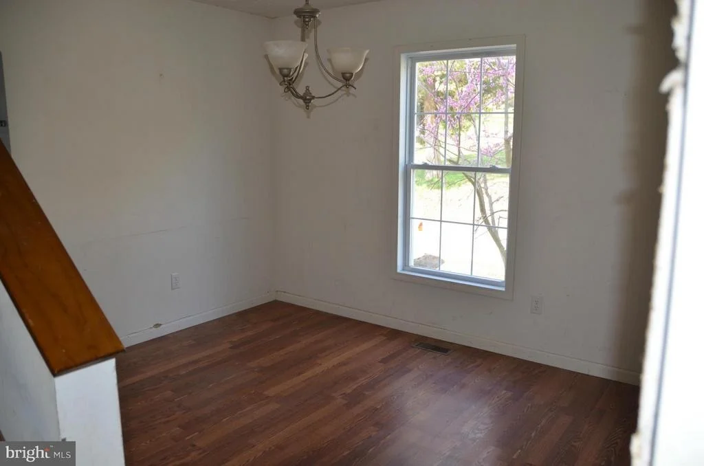 Photo of 3321 MEADOW LANE