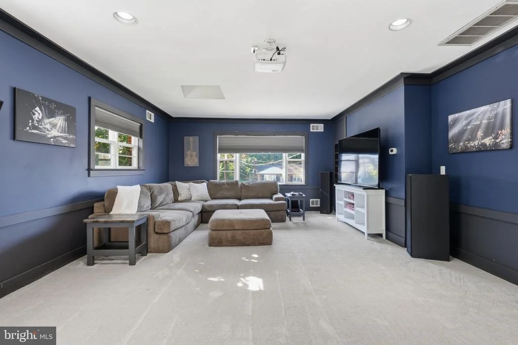 Photo of 6250 DIAMOND DRIVE