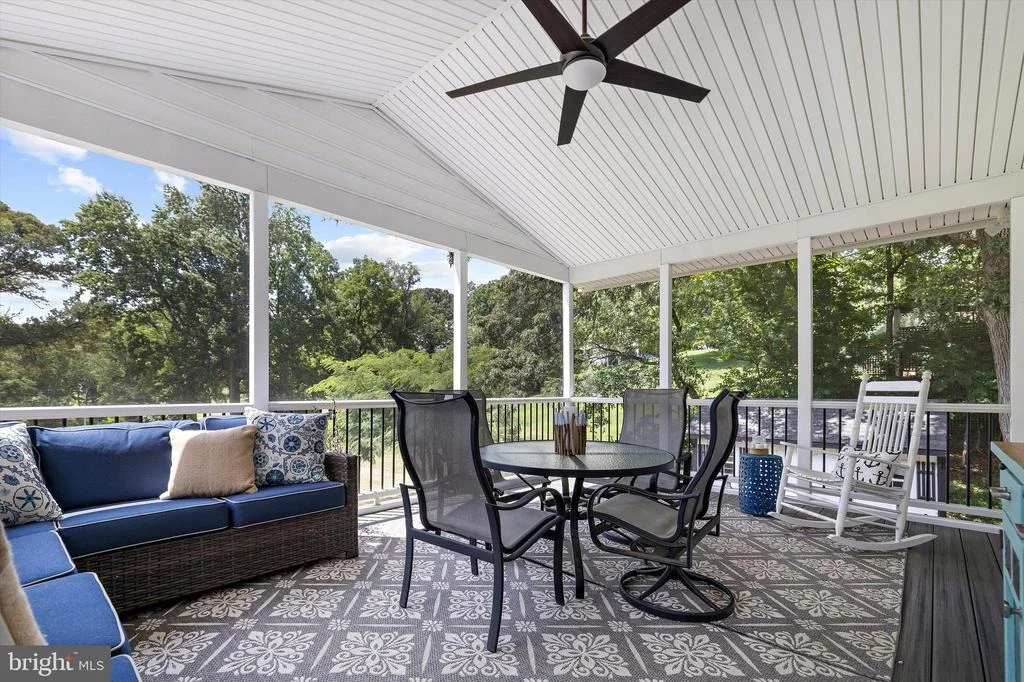 Photo of 527 BAY HILLS DRIVE