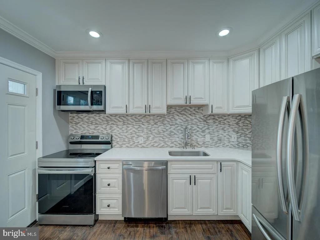 Photo of 2407 SAINT CLAIR DRIVE