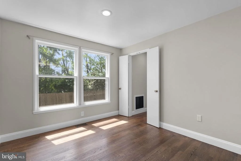 Photo of 9406 HALE PLACE