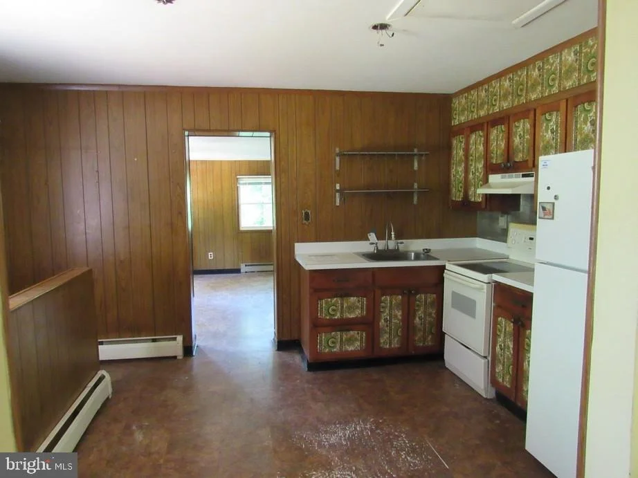 Photo of 1024 GLADWAY ROAD
