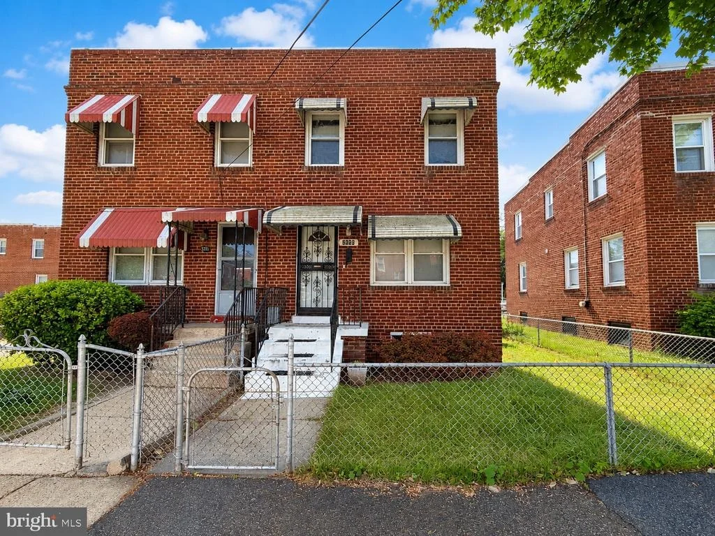 Photo of 3229 12TH PLACE SE