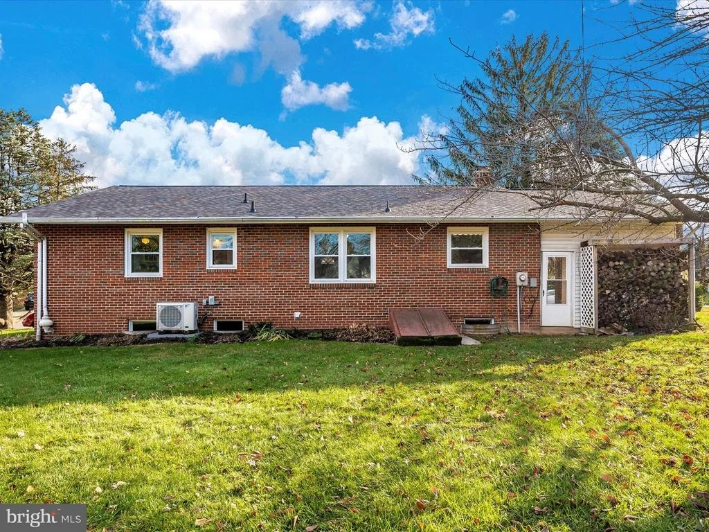 Photo of 232 WYNGATE DRIVE
