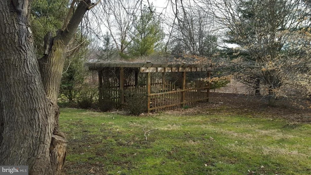 Photo of 20015 BUCKLODGE ROAD