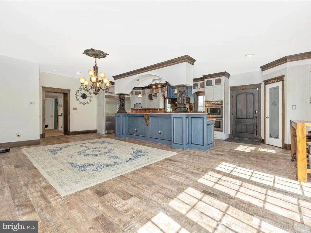 Photo of 11505 PLEASANT VALLEY ROAD