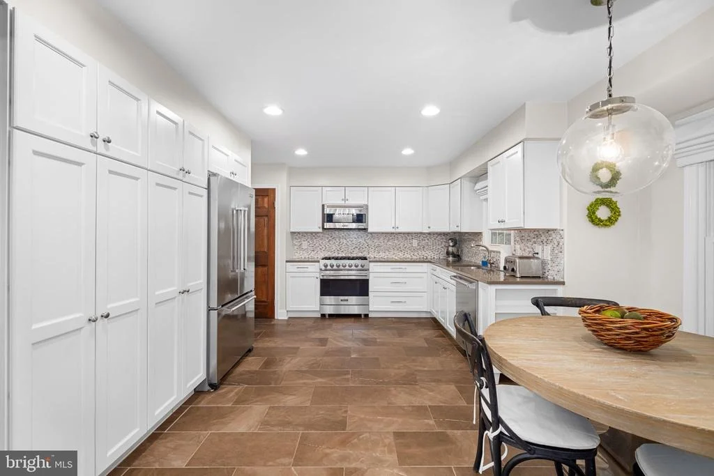 Photo of 9206 NORTHEDGE DRIVE