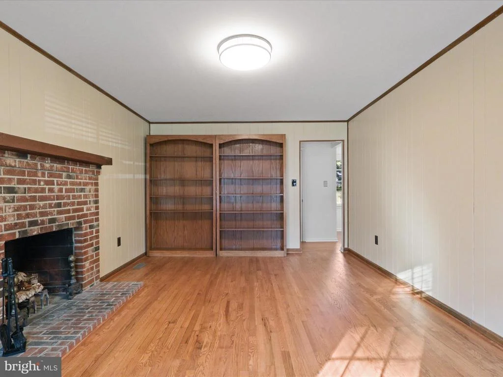 Photo of 8223 TREEBROOKE LANE