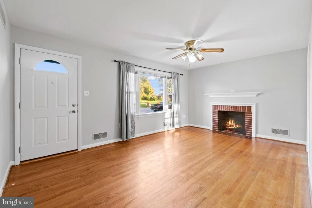 Photo of 909 PINE AVENUE