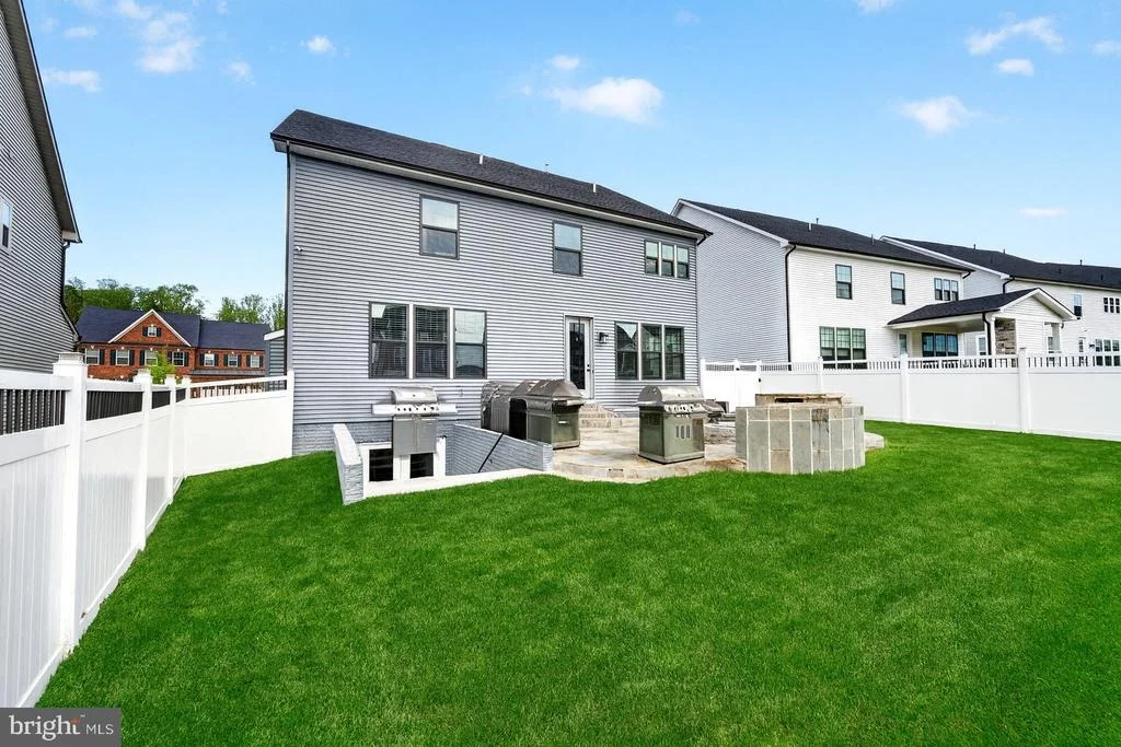 Photo of 7973 LAWNDALE CIRCLE