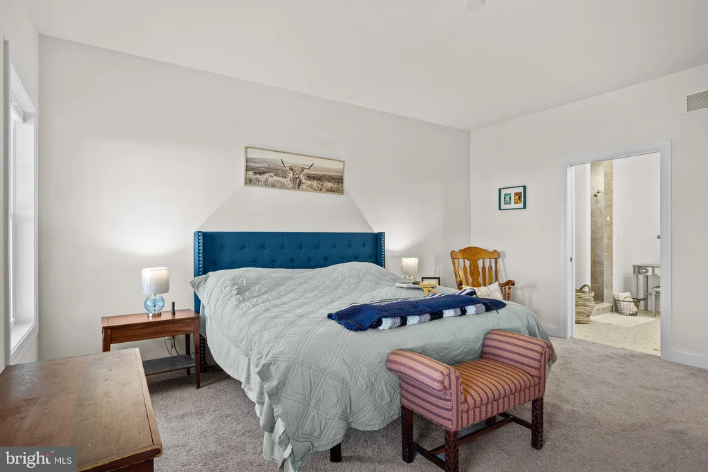 Photo of 226 UNIVERSITY DRIVE