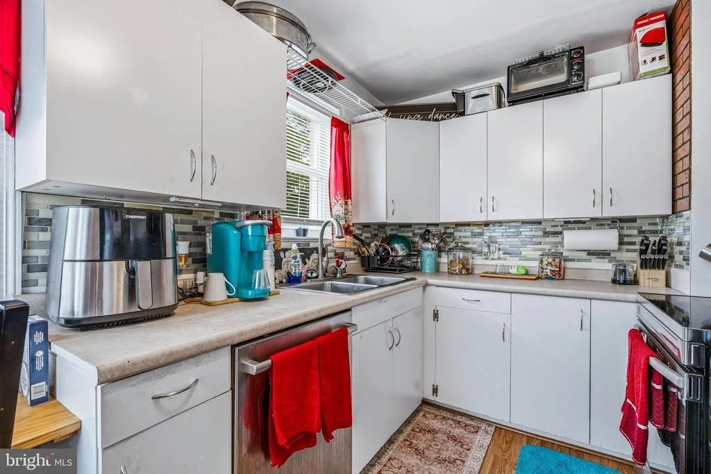 Photo of 1044 BEECHWOOD DRIVE