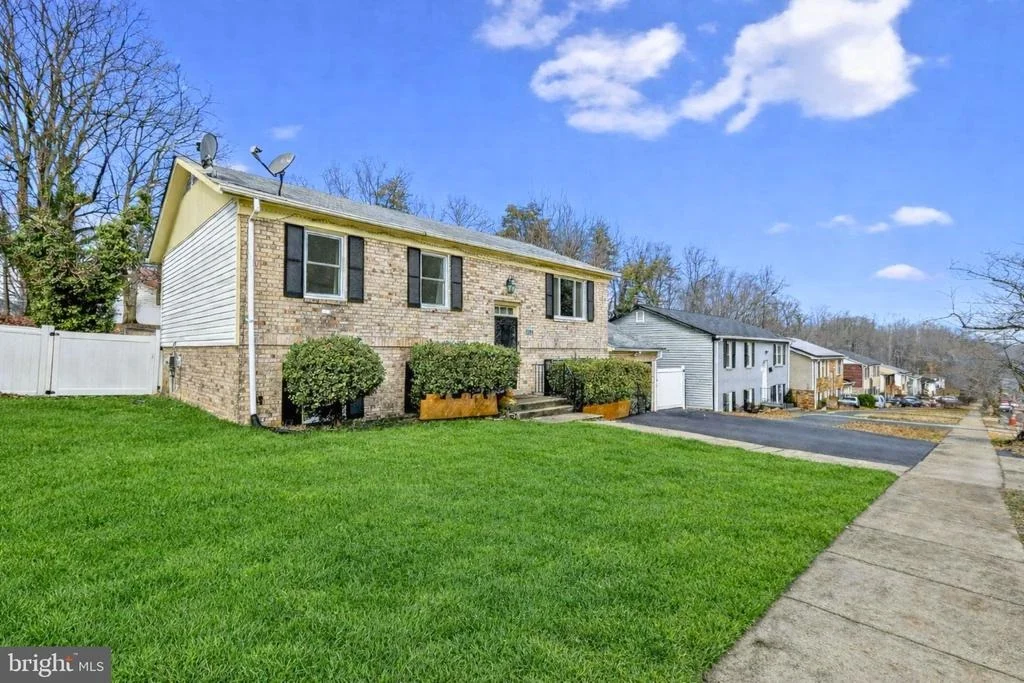 Photo of 4901 IVERSON PLACE