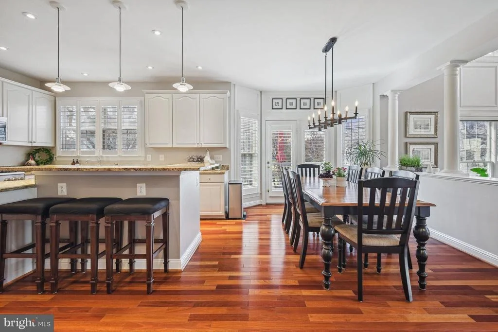 Photo of 10 MAPLECREST COURT