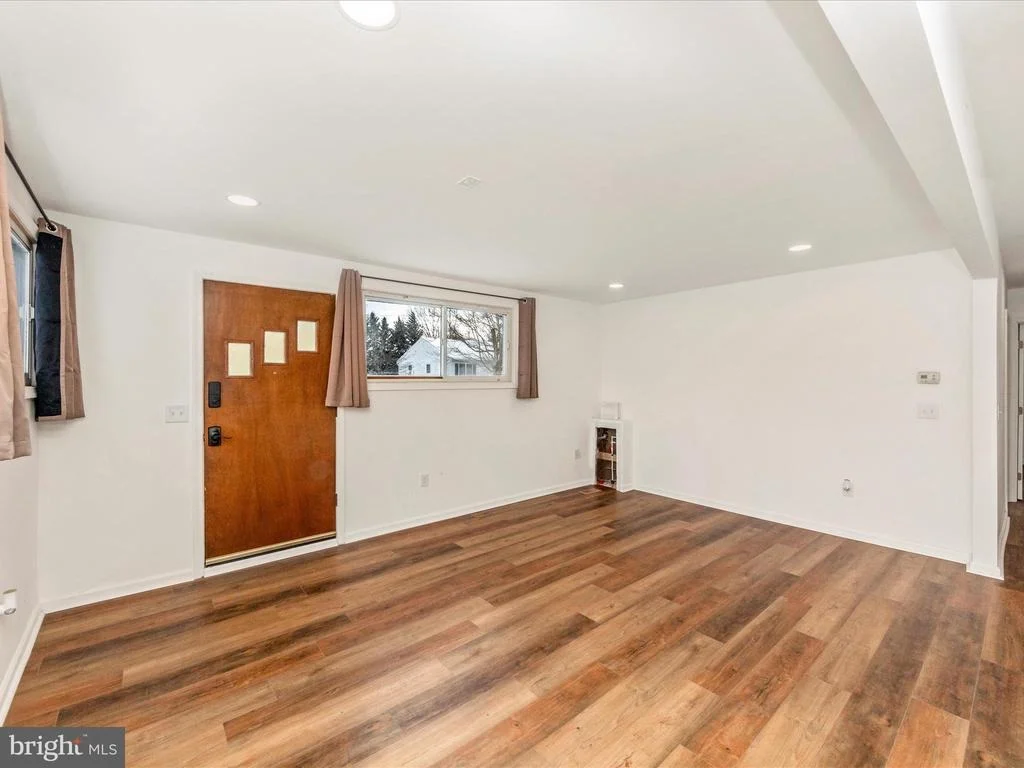 Photo of 492 BRUCE AVENUE