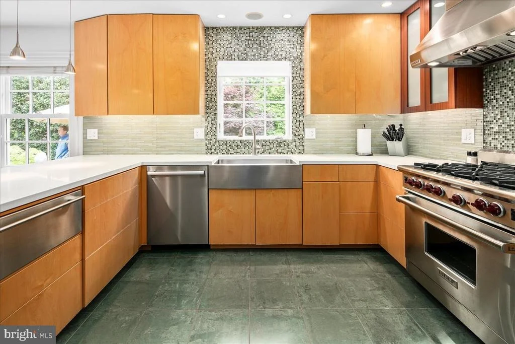 Photo of 9352 MOUNT VERNON CIRCLE