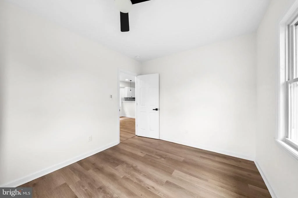Photo of 865 N READ AVENUE