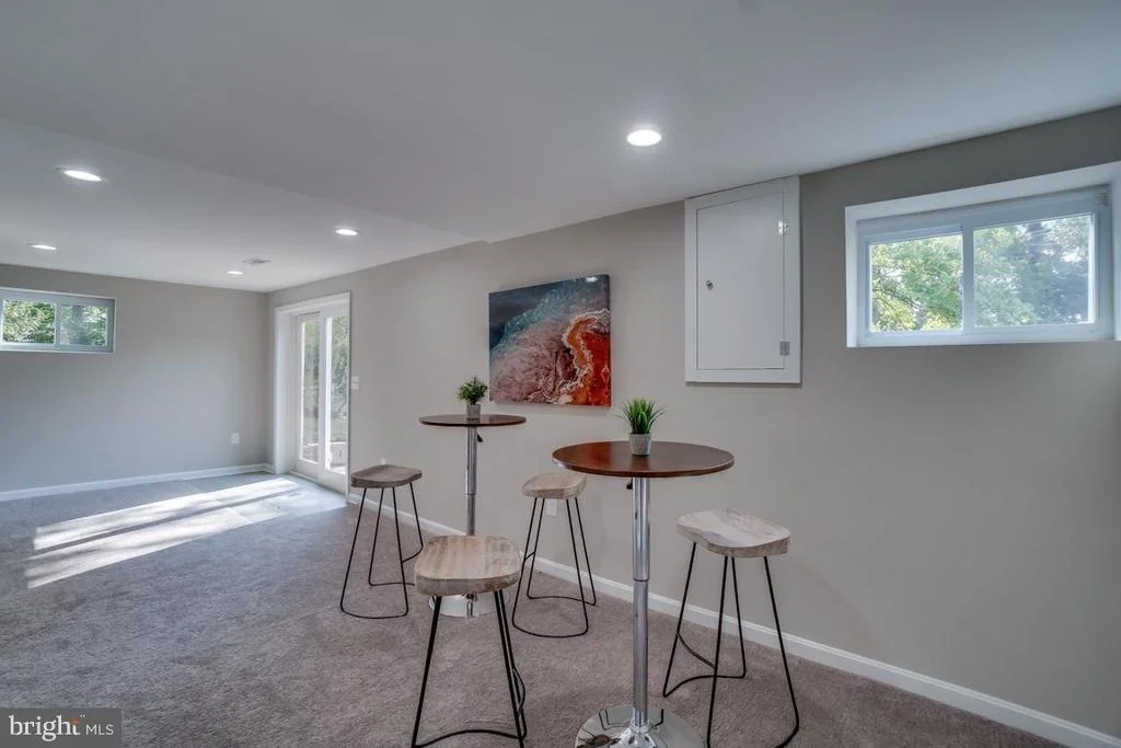 Photo of 913 SADDLEBACK COURT