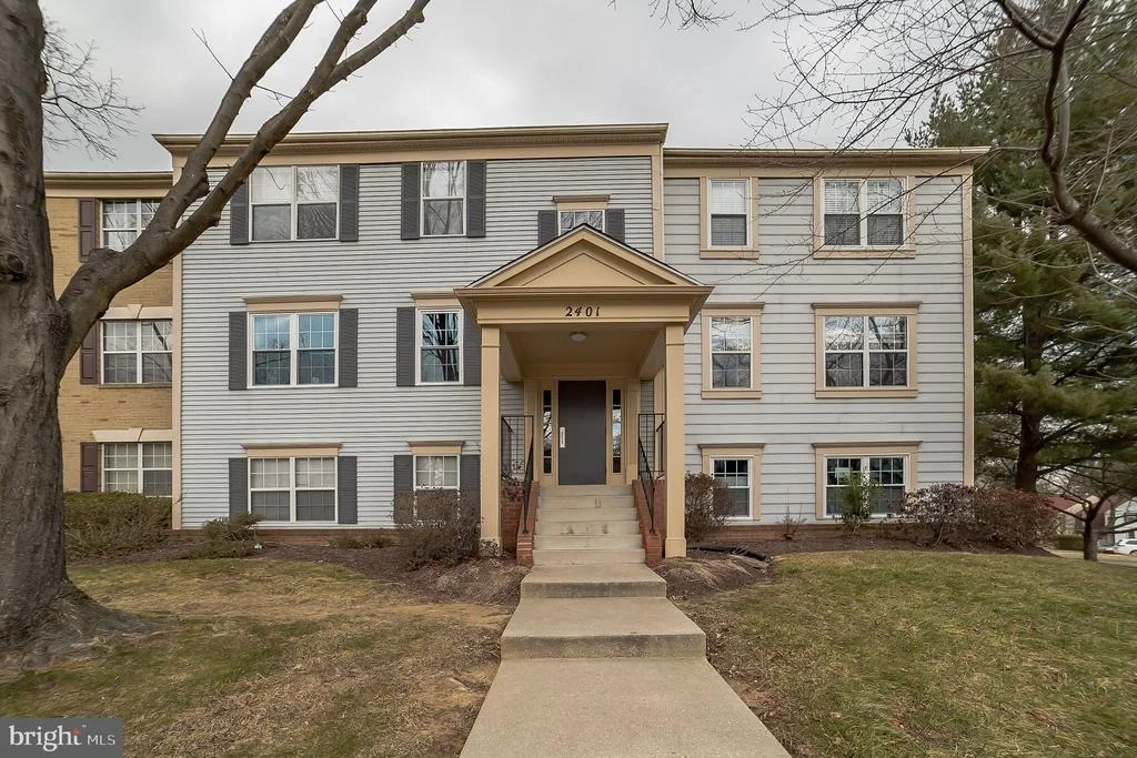 Photo of Unit 12 at 2401 NORMANDY SQUARE PLACE
