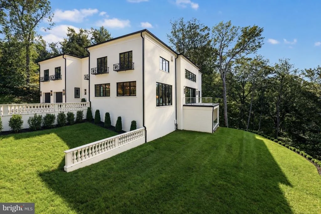 Photo of 620 RIVERCREST DRIVE