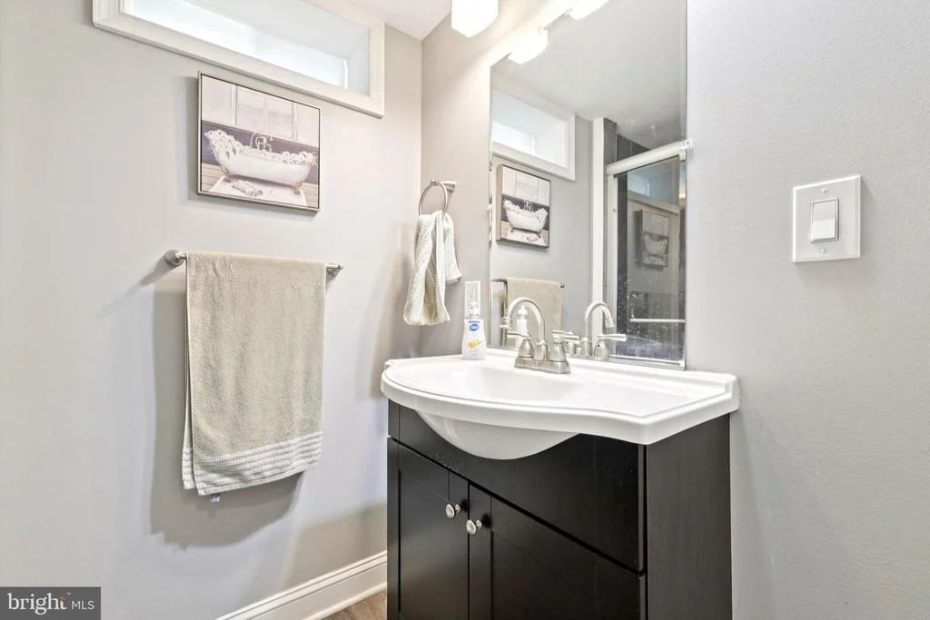 Photo of 4214 THORNCLIFF ROAD