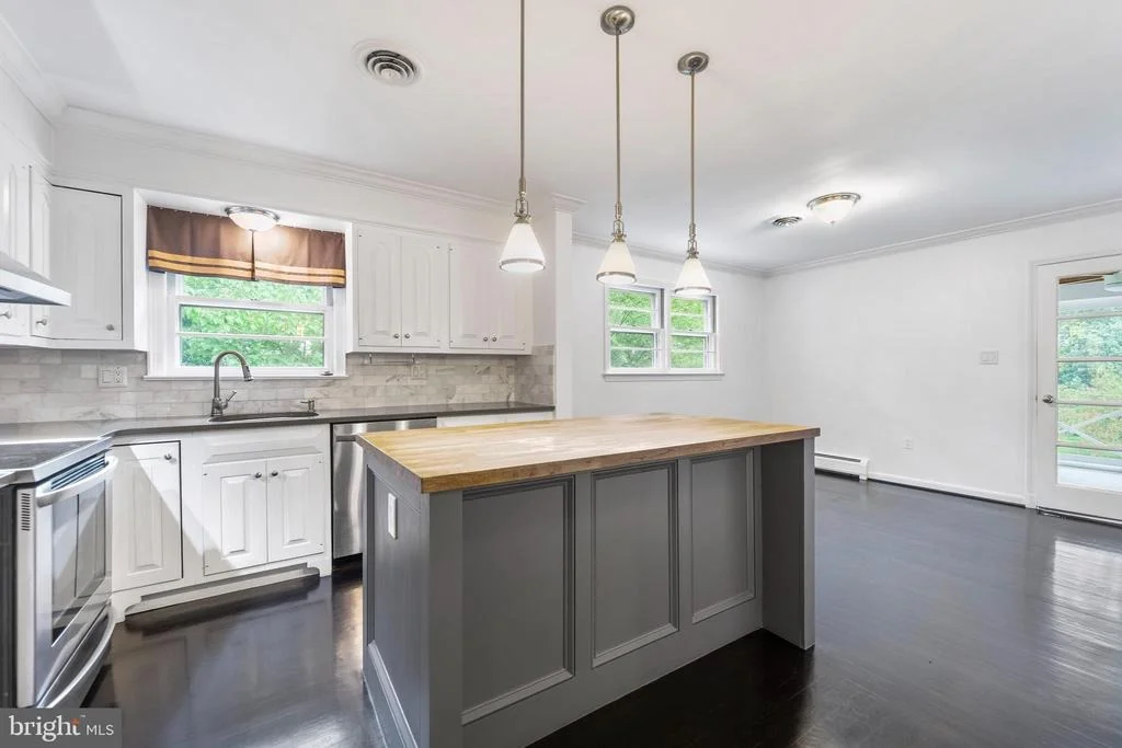 Photo of 10610 KINLOCH ROAD