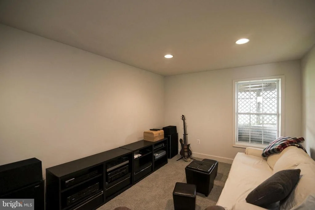 Photo of 1825 GREENLEESE DRIVE
