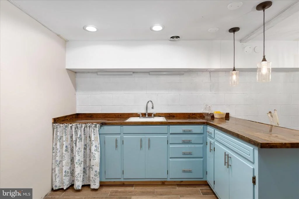 Photo of 224 FREDERICKTOWNE DRIVE