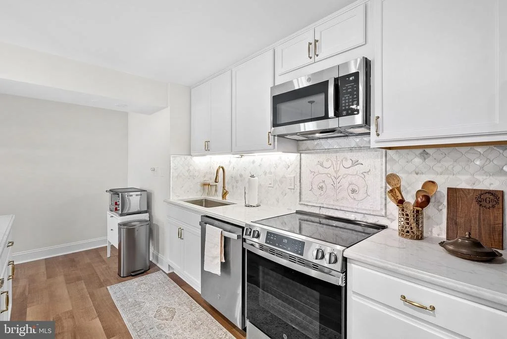 Photo of 15064 BARLOW DRIVE