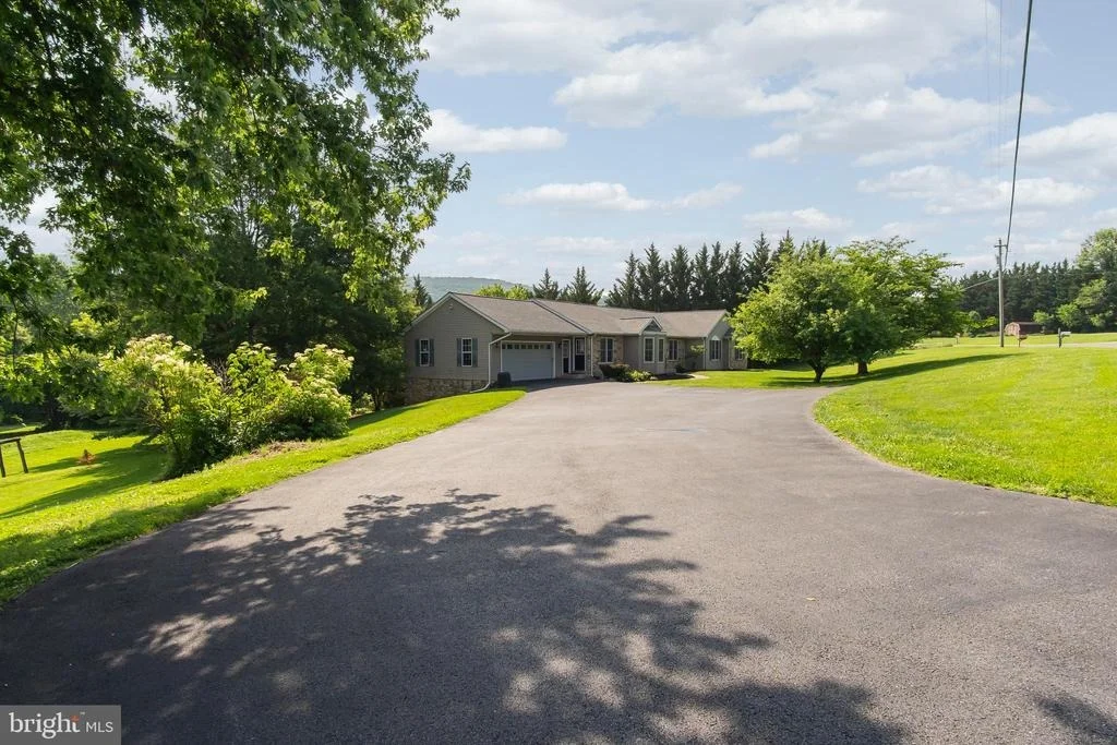 Photo of 8613 HOLLOW ROAD