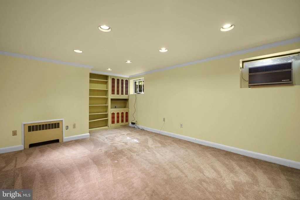 Photo of 19 INDIAN SPRING DRIVE