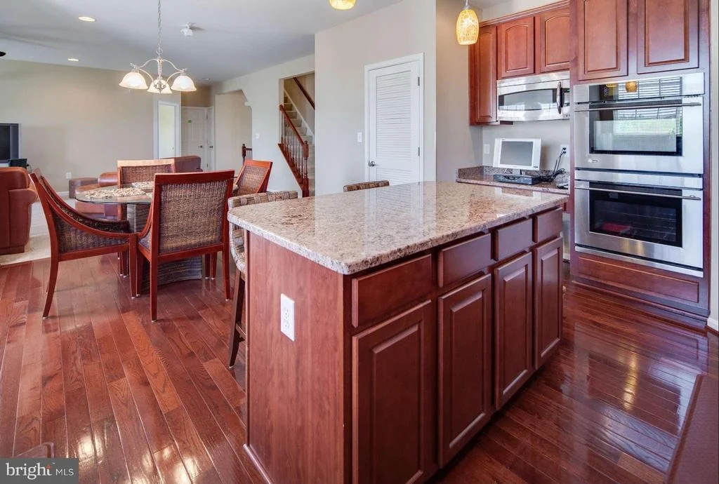 Photo of 5926 FAIRLEE ROAD