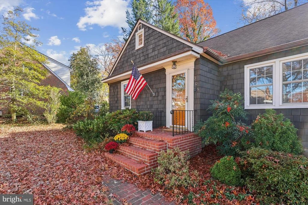 Photo of 306 JOHN AVENUE