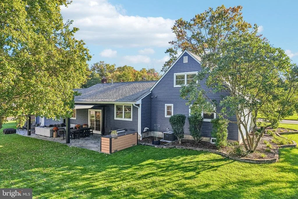 Photo of 2 BEECHCROFT DRIVE