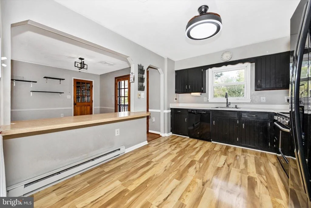 Photo of 3905 SUGARLOAF DRIVE