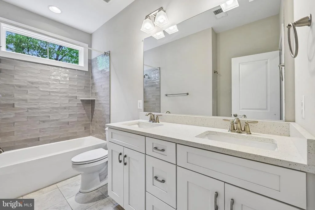 Photo of 1310 HOOK ROAD