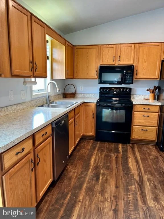 Photo of 15932 HIBISCUS DRIVE