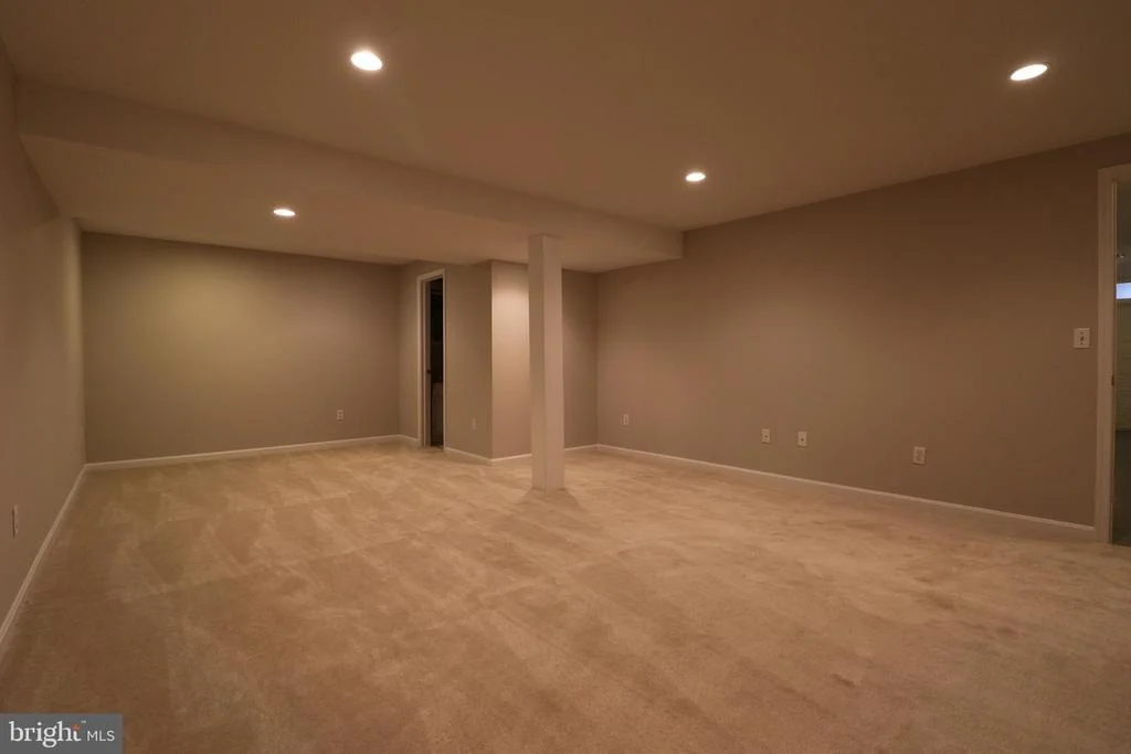 Photo of 17501 COLLIER CIRCLE