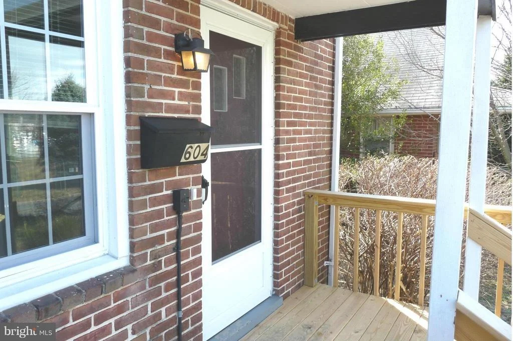 Photo of 604 MILITARY ROAD