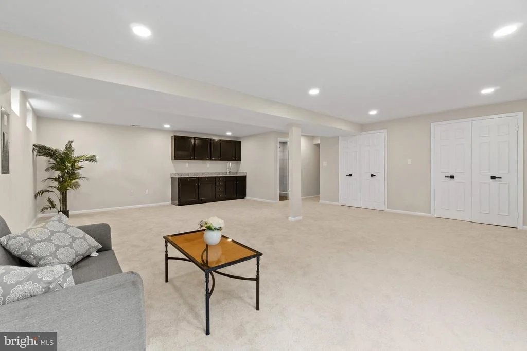 Photo of 14724 BOTANY WAY