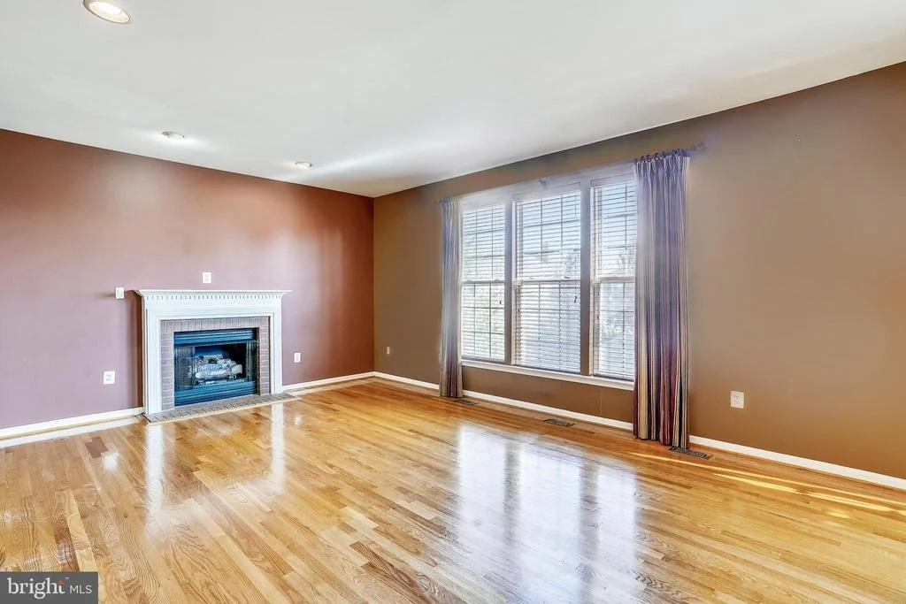 Photo of 2240 W GREENLEAF DRIVE