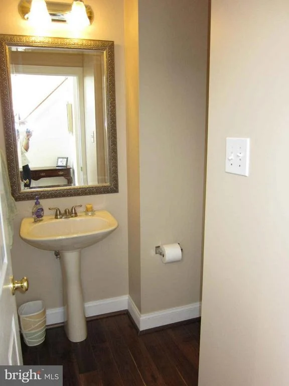 Photo of 4838 BROOM DRIVE