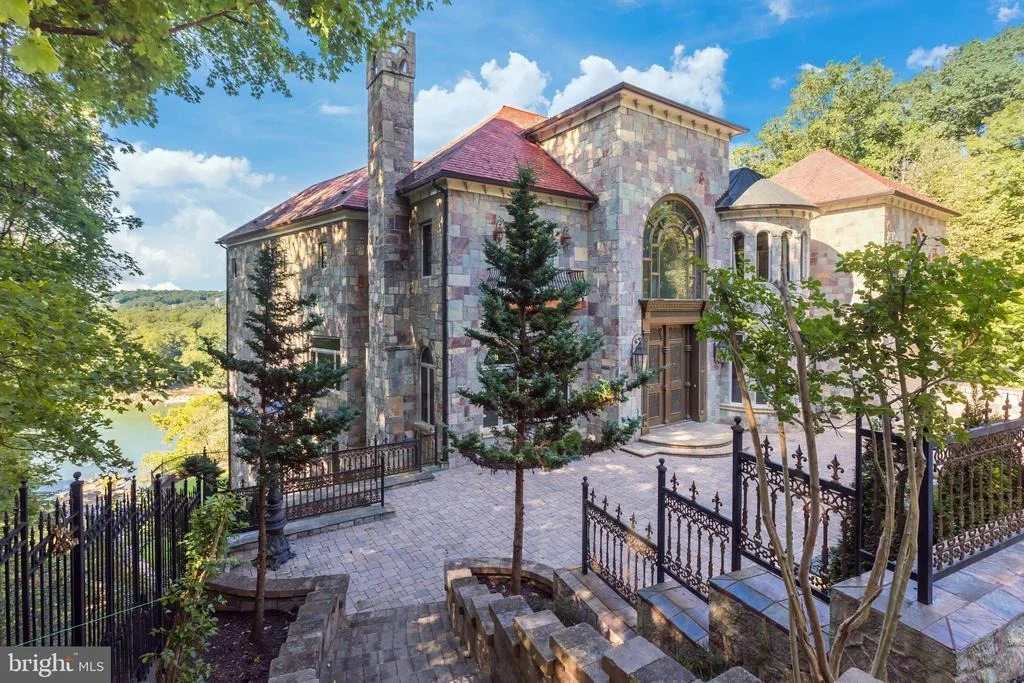 Photo of 612 RIVERCREST DRIVE